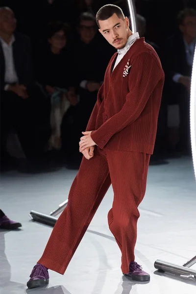 Look 43